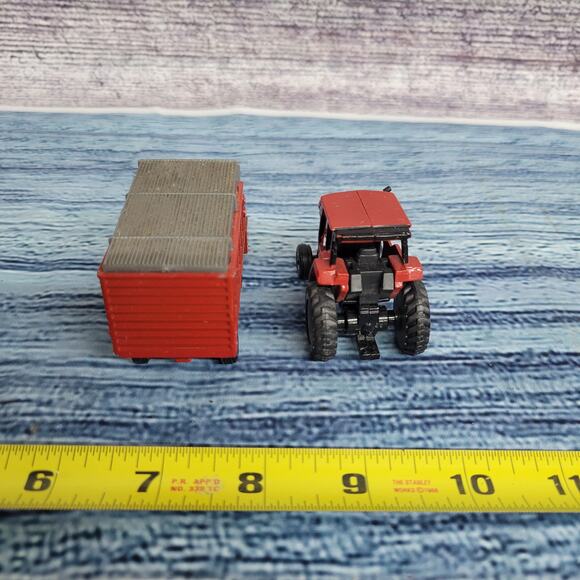 Vtg 1/64 scale Ertl die-cast/plastic Case IH 7130 tractor & Silage Chopper box - Picture 7 of 8